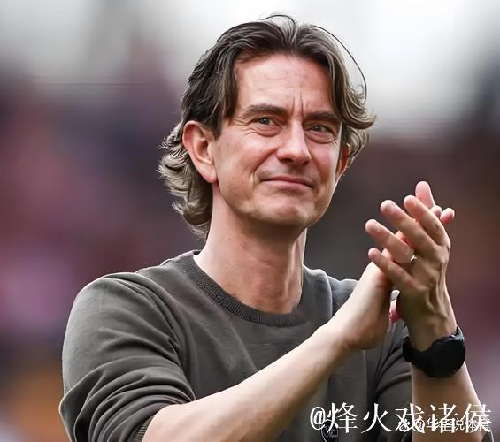 英媒:热刺主帅弗兰克暂留任 英媒:热刺主帅弗兰克暂留任